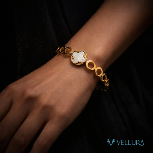 White Clover link Gold Bracelet