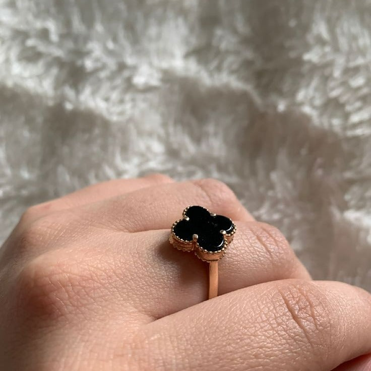 Clover Ring