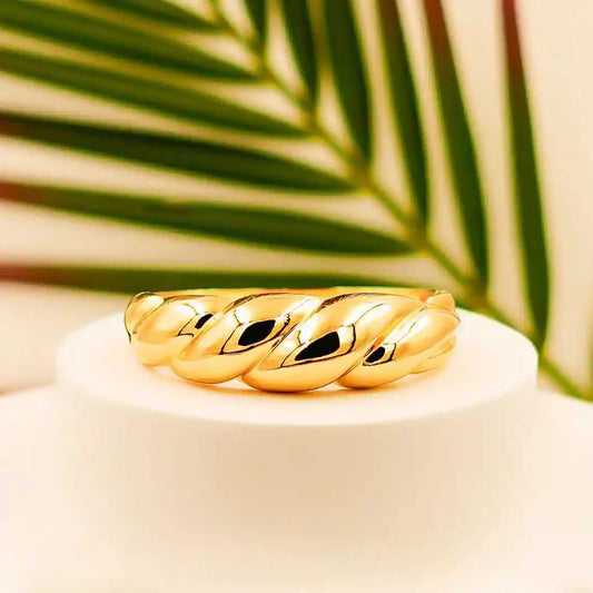 Elegant Gold Braided Design Bracelet - VelluraJewellery