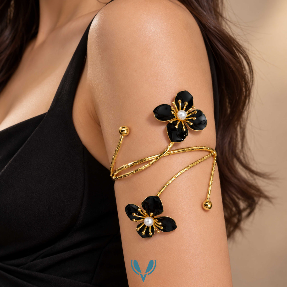 Gold Black Flower Pearl Spiral Arm Cuff