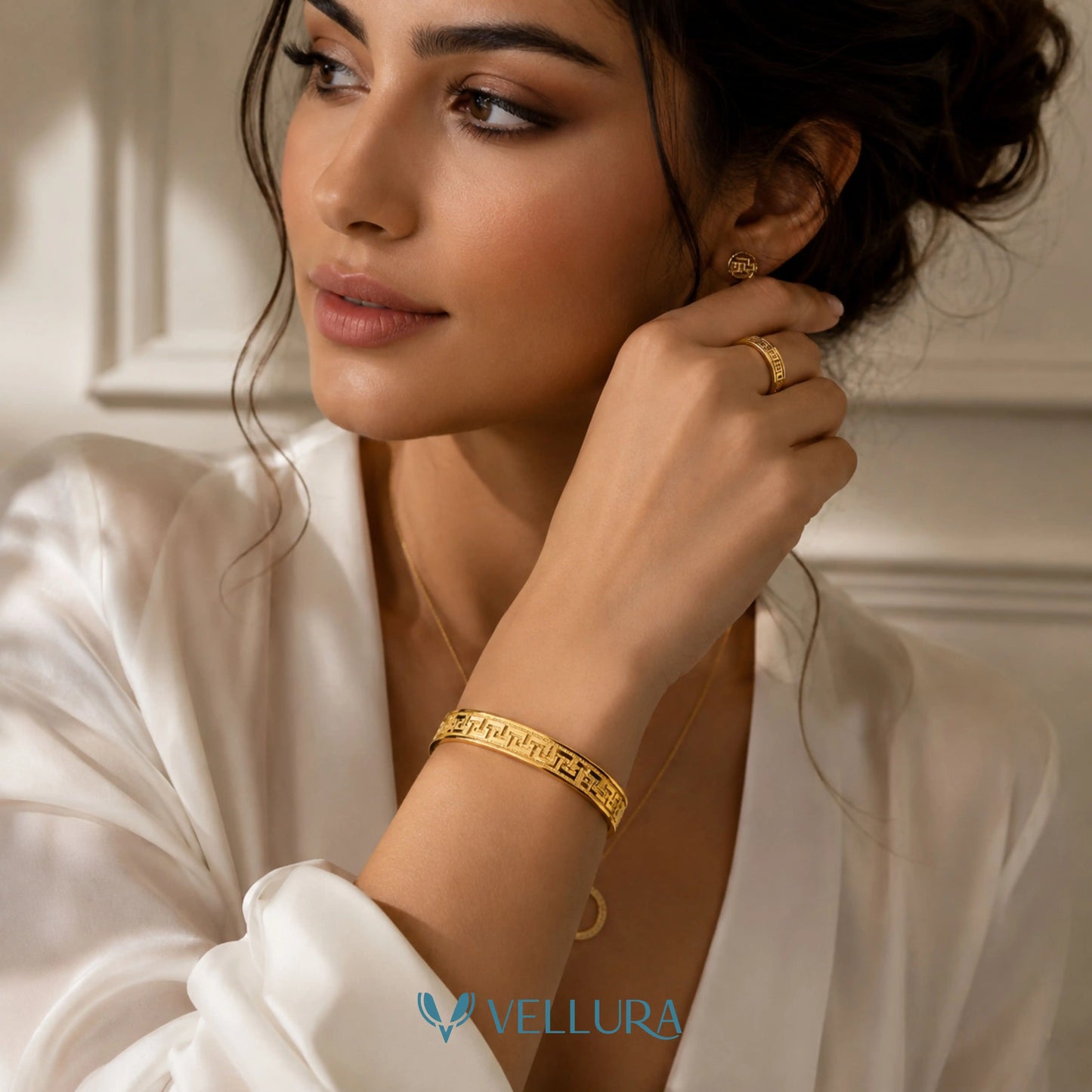 Greek Key Gold Bracelet VEL001