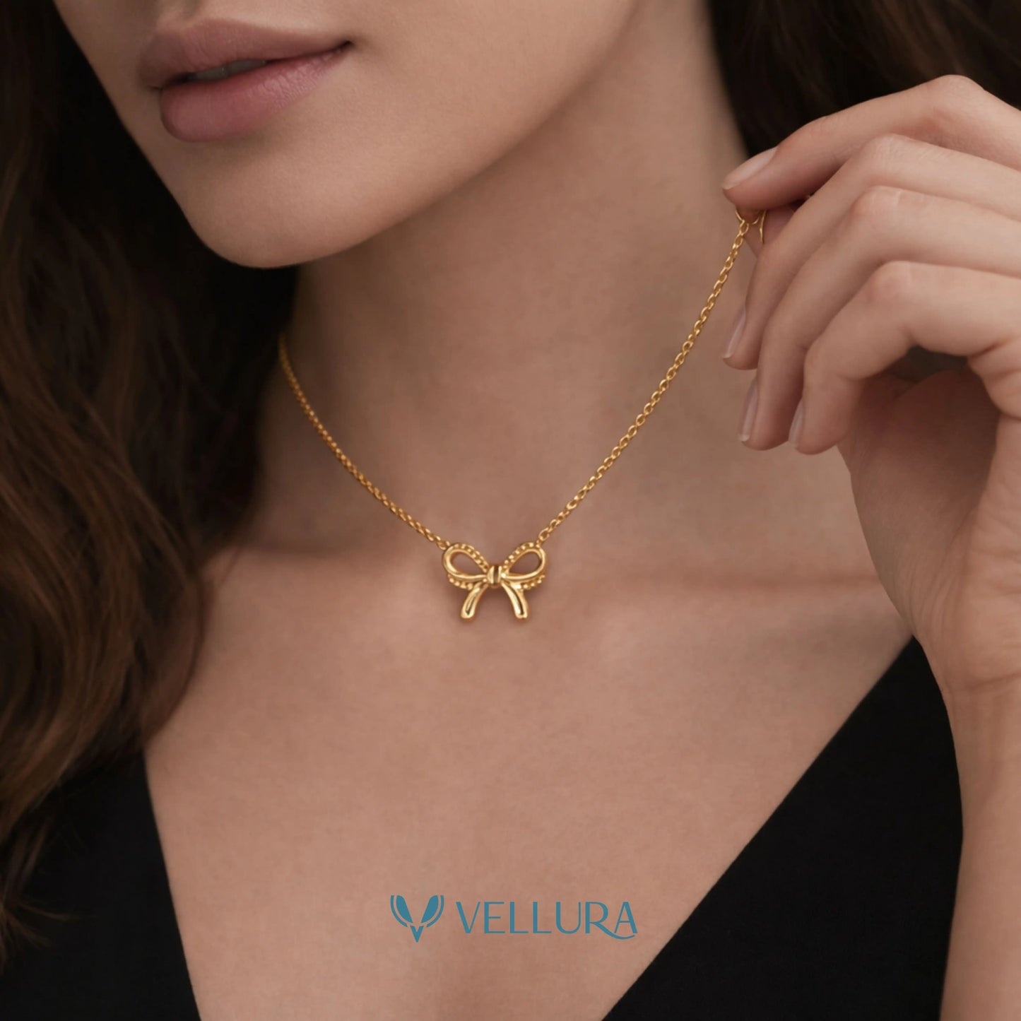 Chic Bow Knot Pendant Necklace in 18K Gold Plated