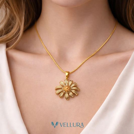 Gold Daisy Flower Pendant Necklace