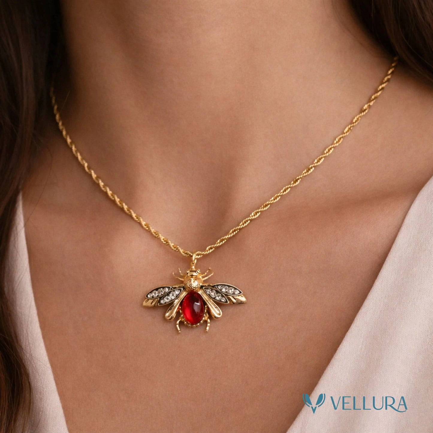 Luxury Bee Pendant Necklace