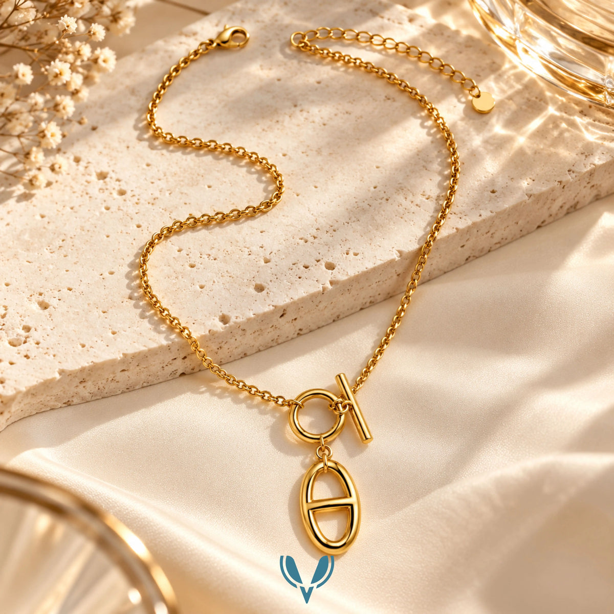 Toggle Pendant Chain Necklace