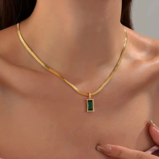 Green Stone Pendant Necklace