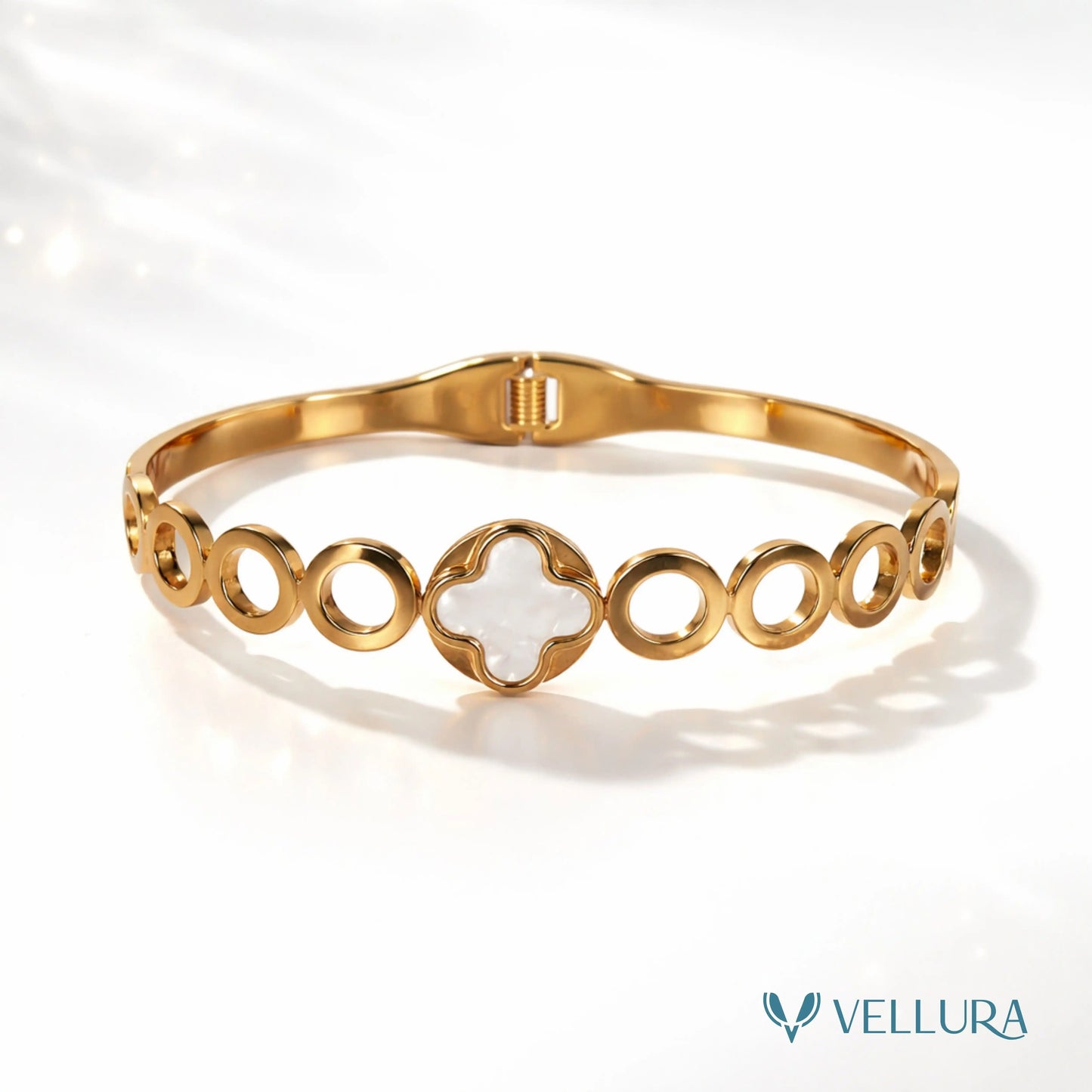 White Clover link Gold Bracelet