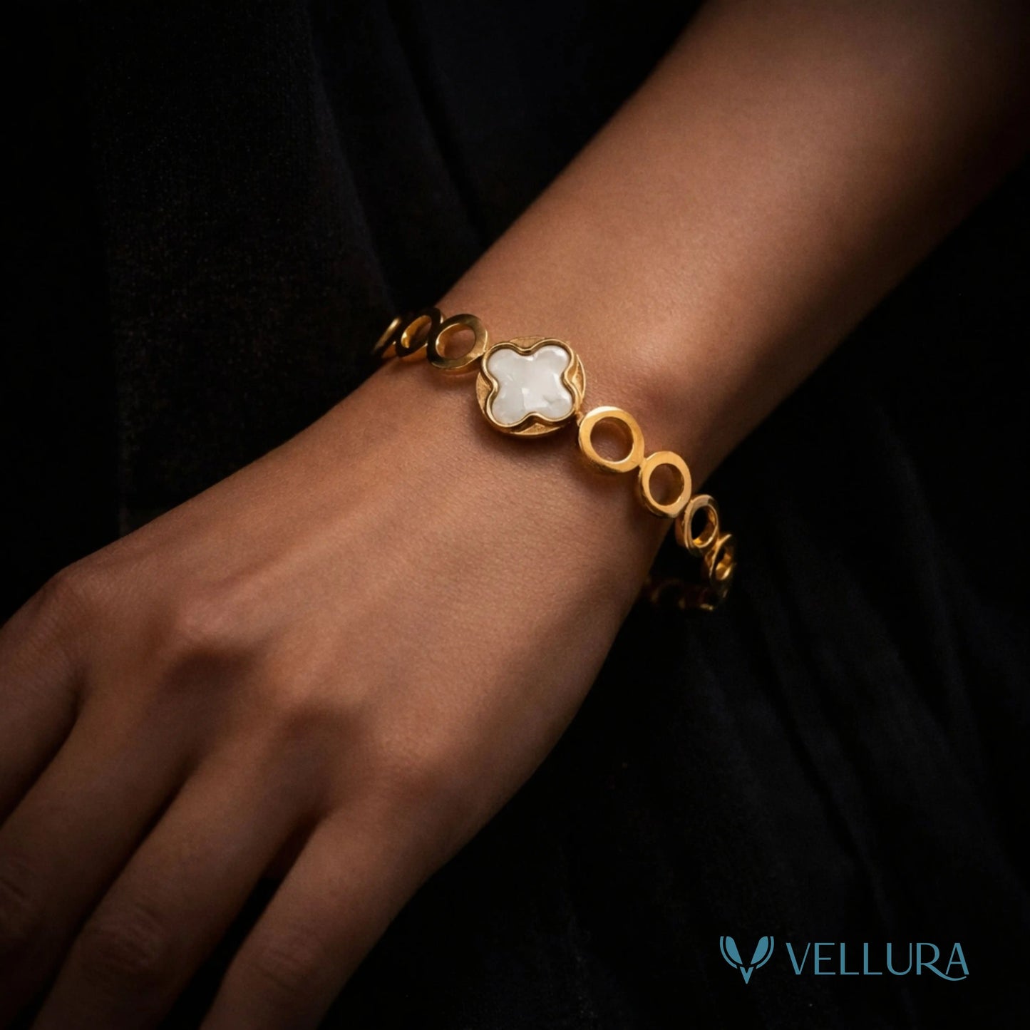 White Clover link Gold Bracelet