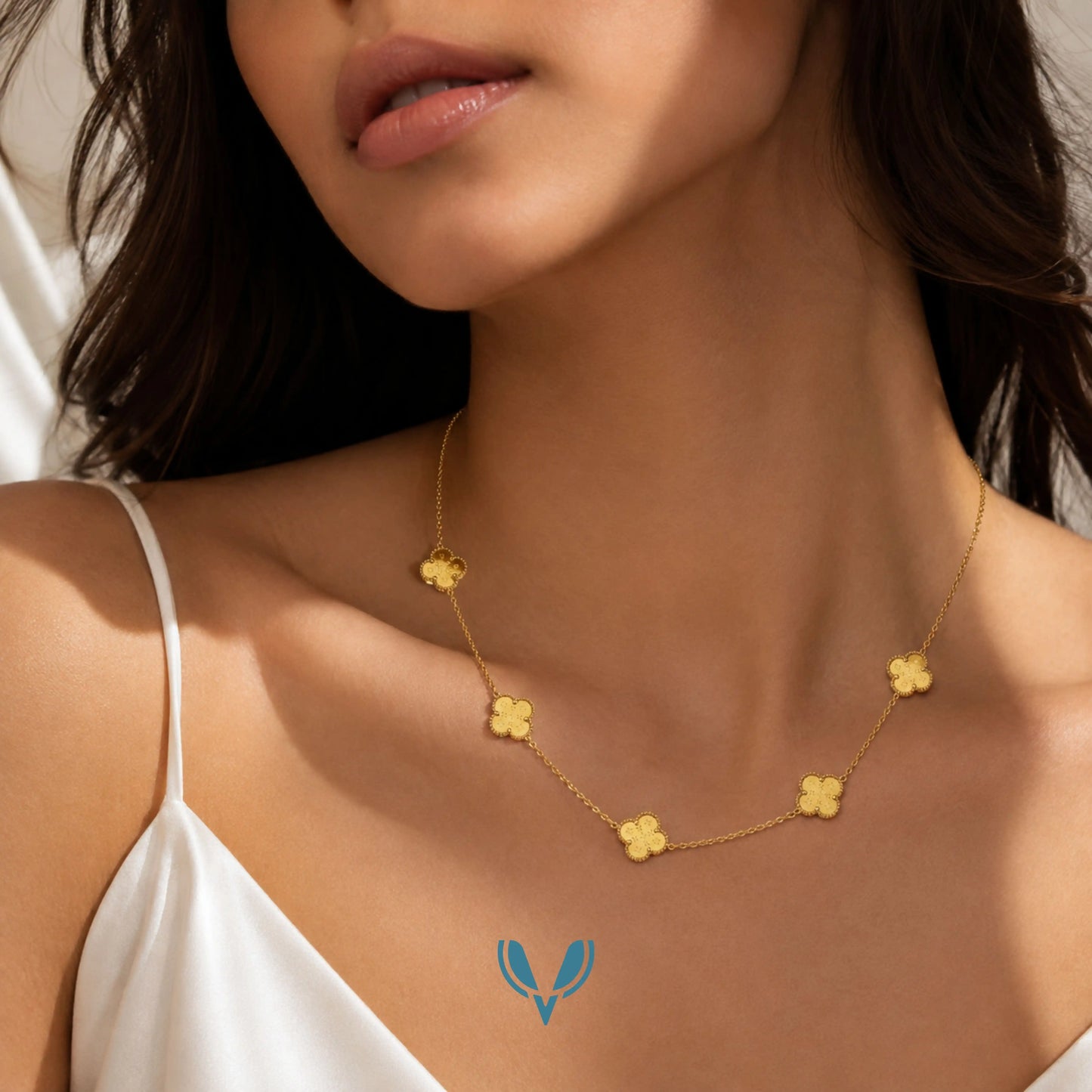 LV' x Clover 5 motif's Necklace with Studs