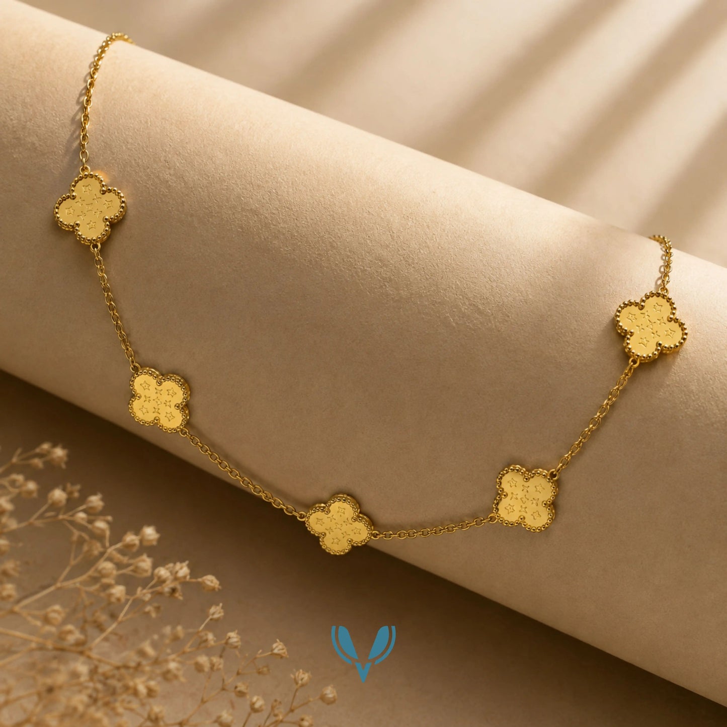 LV' x Clover 5 motif's Necklace with Studs