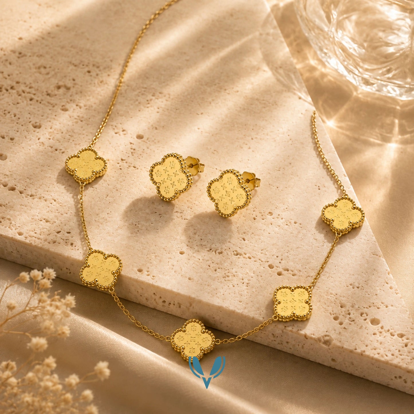 LV' x Clover 5 motif's Necklace with Studs