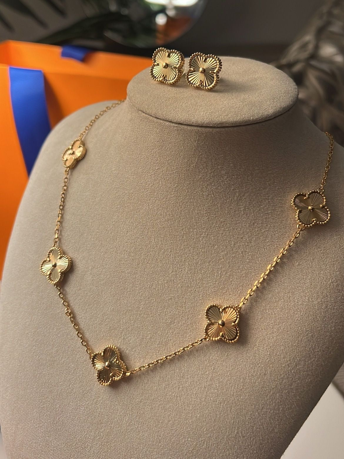 5 Motif's Gold Necklace with bracelet-Adjustable