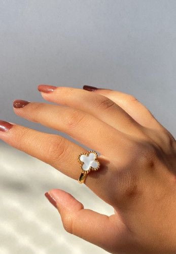 Clover Ring
