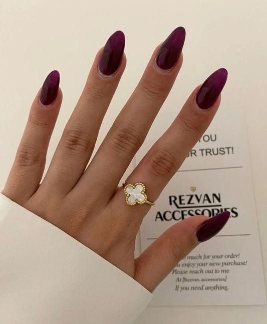 Clover Ring