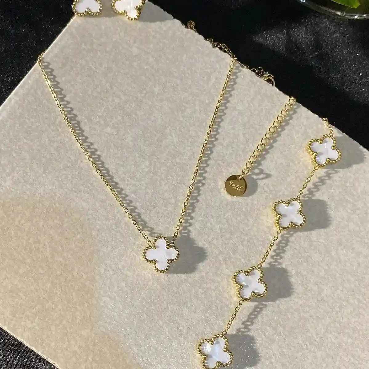 White Clover Pendant Necklace - VelluraJewellery